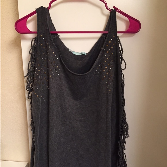 Grey top.