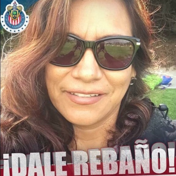 Meet your Buyer/Seller 💕 - Picture 2 of 6