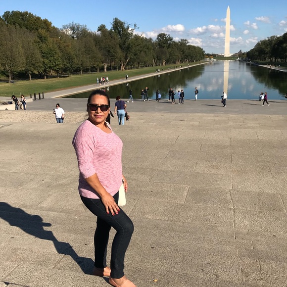 Meet your Buyer/Seller 💕 - Picture 4 of 6