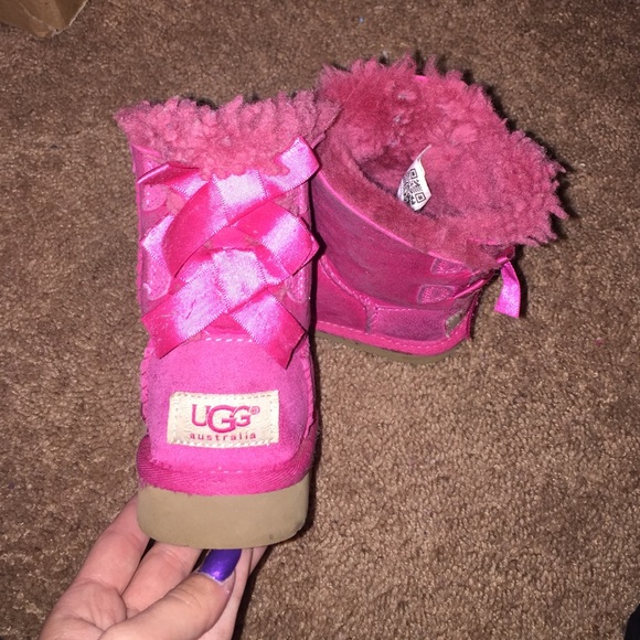 Toddler Uggs, size 6/7, Pink