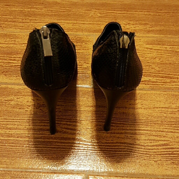Heels - Picture 3 of 3