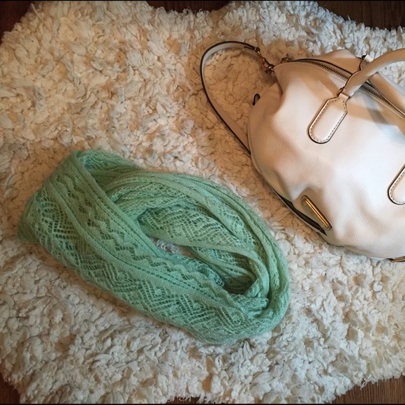 MINT SHIMMER INFINITY SCARF