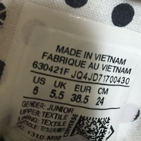 Converse - Picture 2 of 2