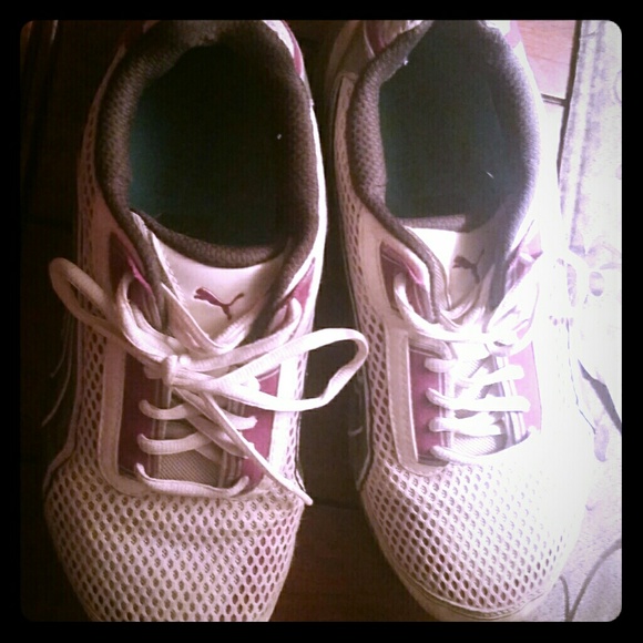 Shoes - sneakers