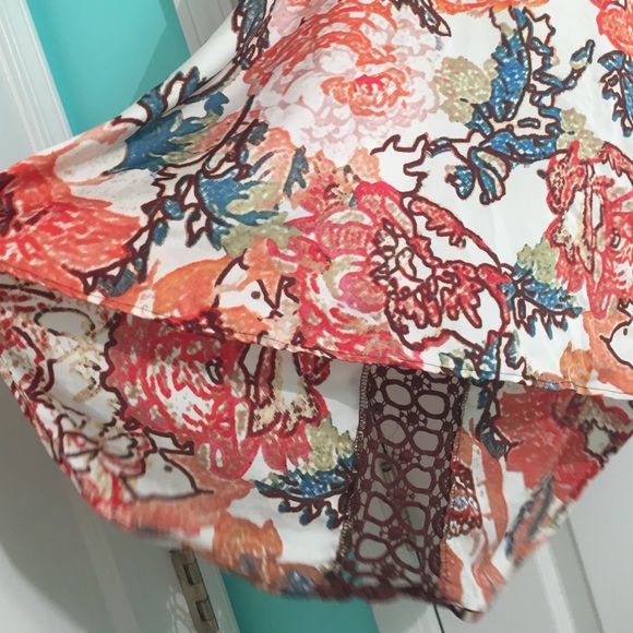 Flowing boho tank.  High low feature. Fall colors! - Picture 3 of 4