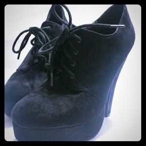 Nice sexy black booties