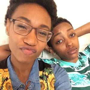 Meet your Posher, Ari