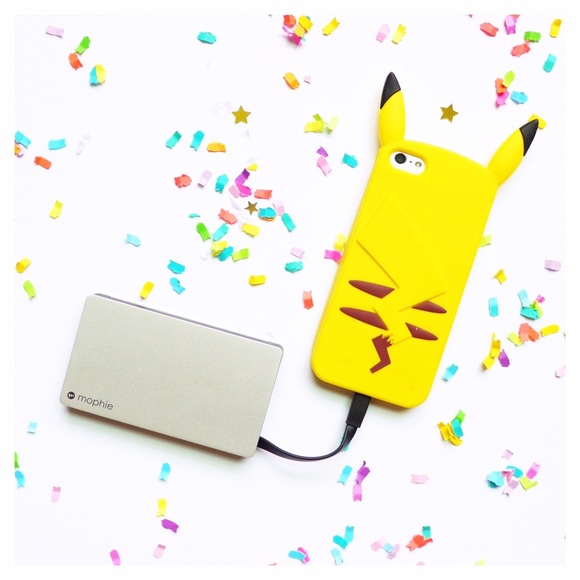 Accessories - Pokemon Pikachu iPhone 5 case