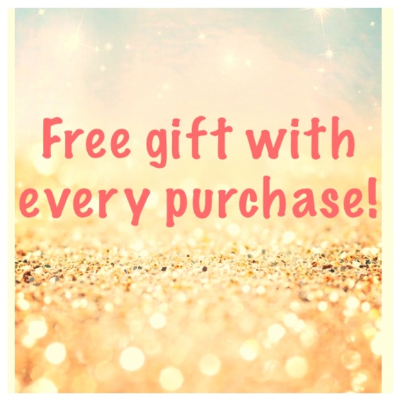 Free gift with purchase! 👍🏻🎉😁💁🏼