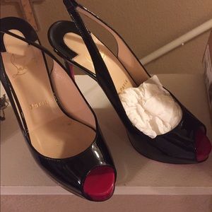 Reserved***** Christian Louboutin Prive