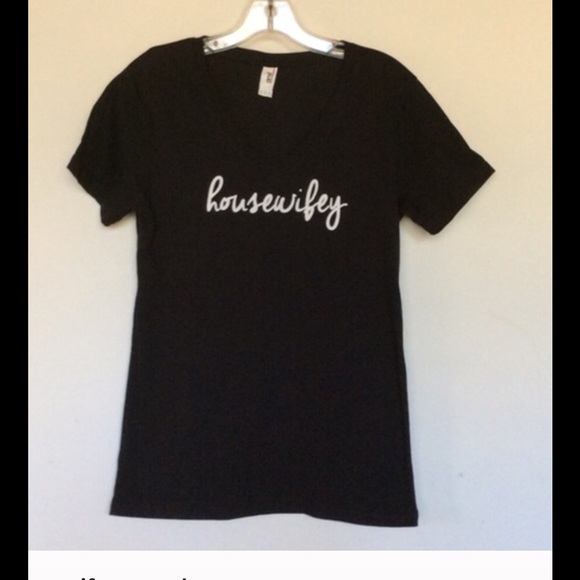 House Wife v neck Housewifey tee - Picture 3 of 3