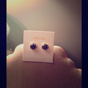 💗 SALE!! 💗 Stella & Dot Linda Studs