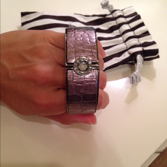 Henri Bendel Bangle - Picture 2 of 3