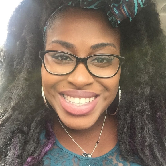 Meet your Posher, Ayana