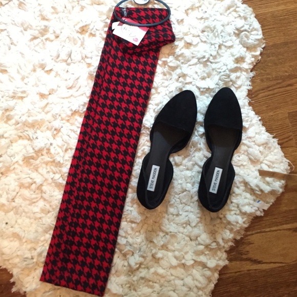 NWT RED & BLACK HOUNDSTOOTH INFINITY SCARF