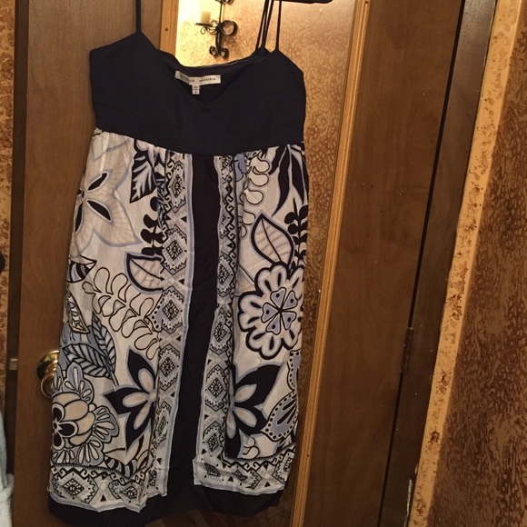 Dress - Picture 1 of 3