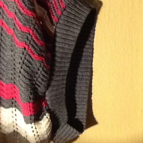 Beautiful Open Knit Sweater - Picture 4 of 4