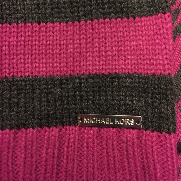 Michael Kors Fuchsia and dark Gray set - Picture 2 of 3