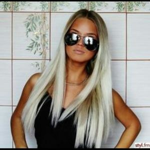 Meet your Posher, Stella