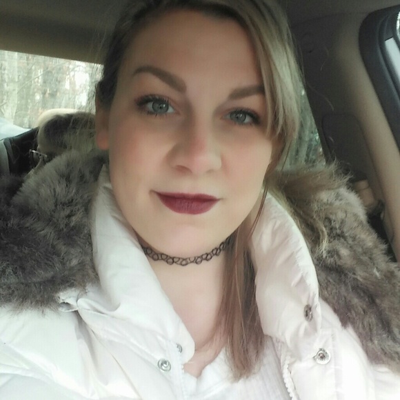 Meet your Posher, Jessica - Picture 2 of 4