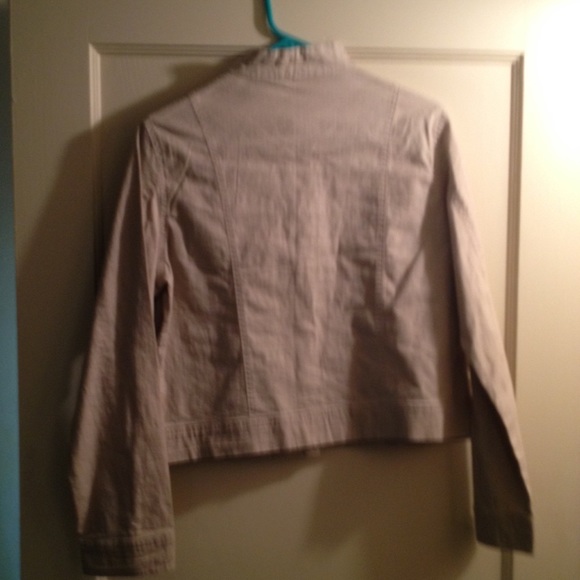 Tan jean jacket - Picture 3 of 3