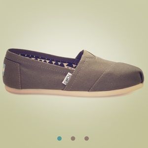 Toms