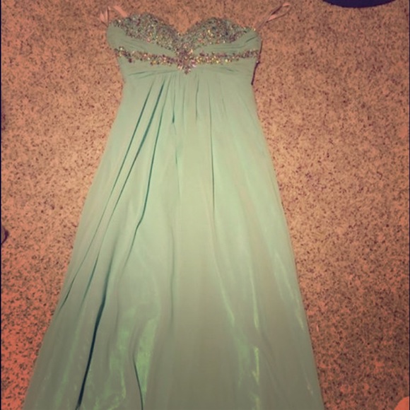 Dress district prom dress😍