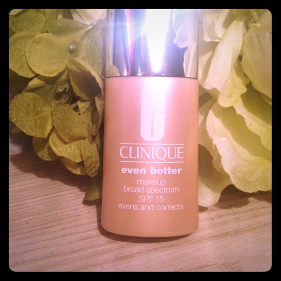 ❤️CLINIQUE Even Better Foundation SPF 15❤️