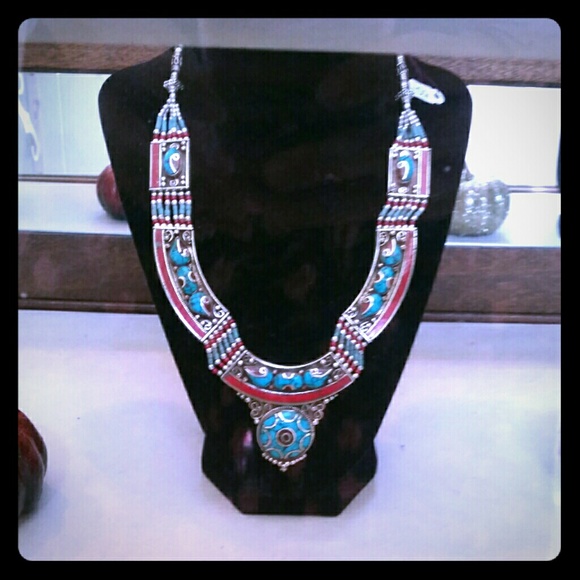 Beautiful Tibeten necklace new with out tags