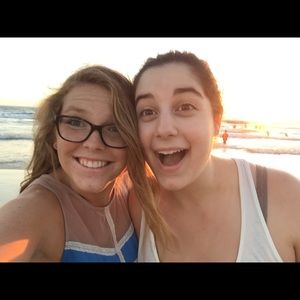 Meet your Posher, Elise