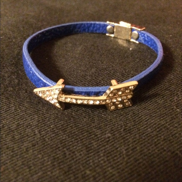 Arrow bracelet