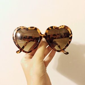 Cheetah print heart sunglasses 90s forever 21