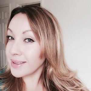 Meet your Posher, Monica