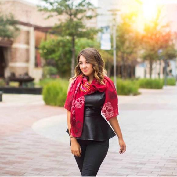 Meet your Posher, Kandice - Picture 2 of 4