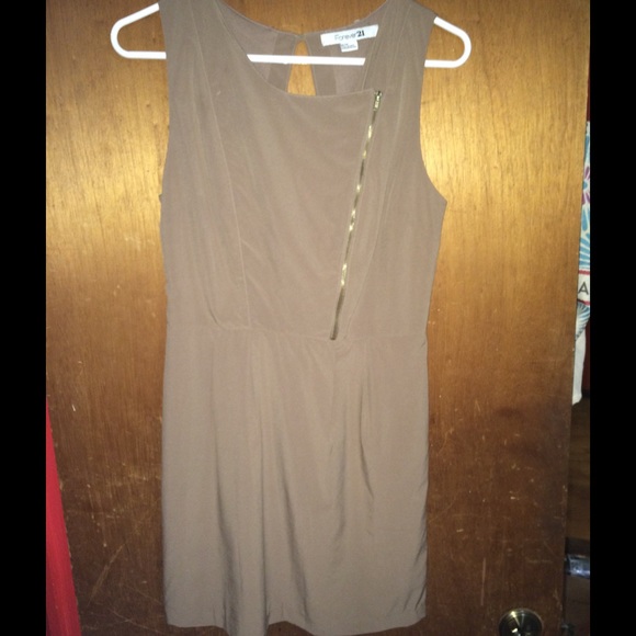 Tan knee high dress. - Picture 1 of 3
