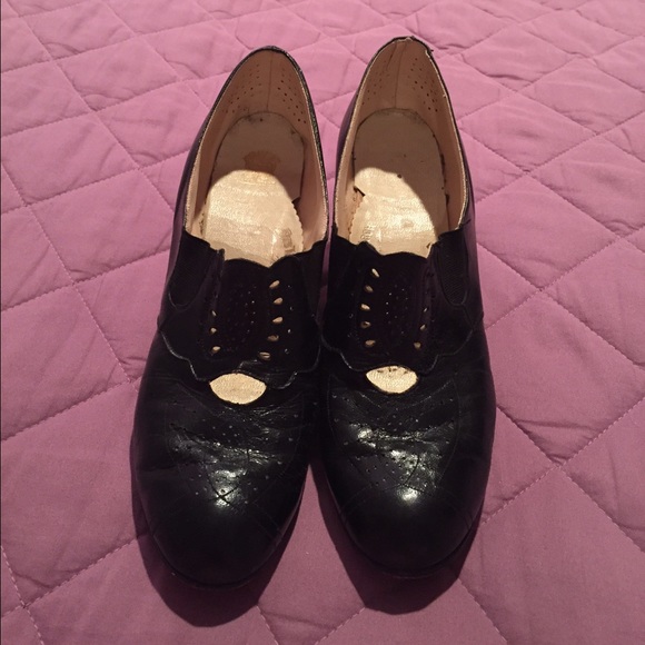 1920s flapper girl shoes