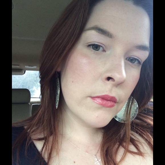 Meet your Posher, Sarah - Picture 2 of 7