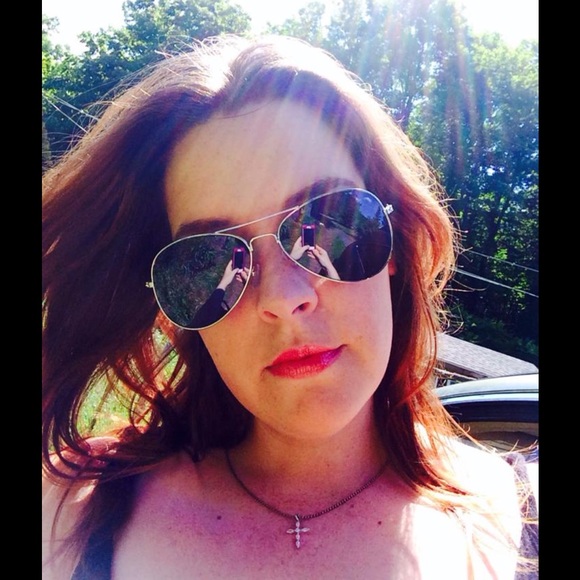 Meet your Posher, Sarah - Picture 3 of 7