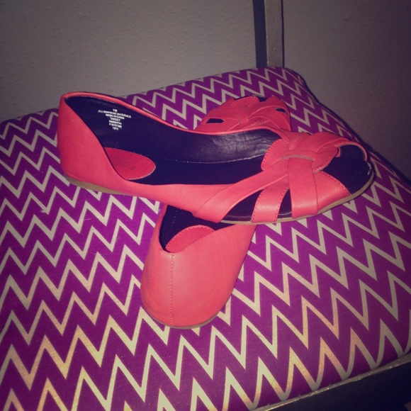 Coral peep-toe flats