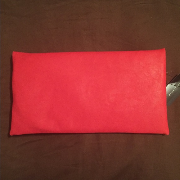 Red clutch - Picture 2 of 4