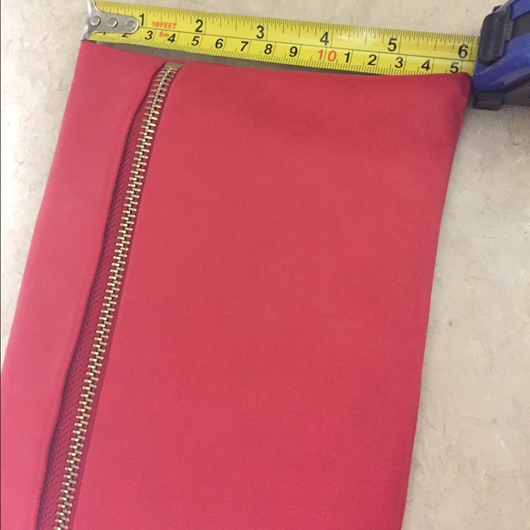 Red clutch - Picture 4 of 4