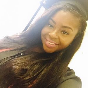 Meet your Posher, Lashia