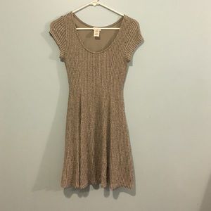 Super cute dress!