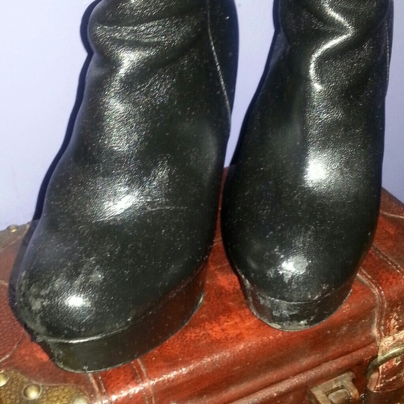 Boots - Picture 2 of 3