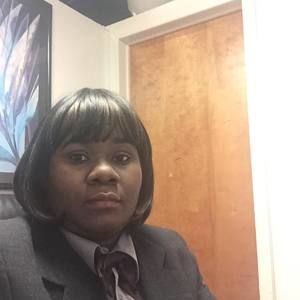 Meet your Posher, Akia