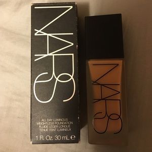 NARS All Day Luminous Weightless Foundaion