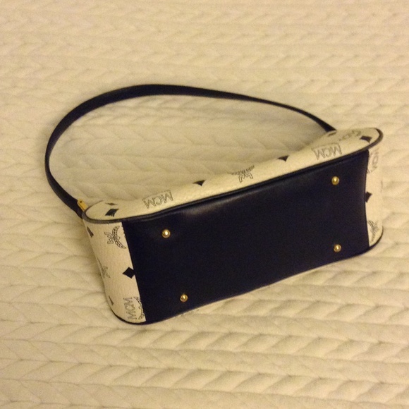 Mcm white purse - Picture 3 of 3