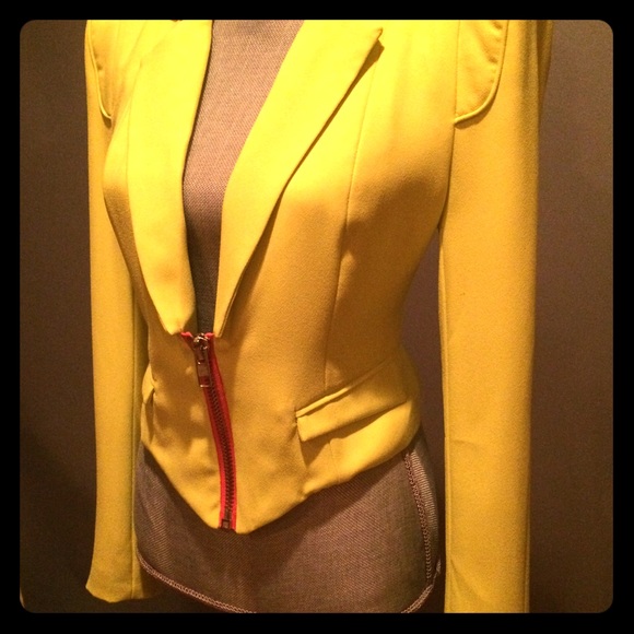 Modern chic yellow blazer