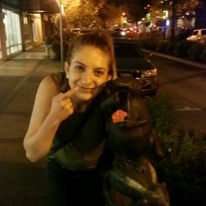 Meet your Posher, Brooke