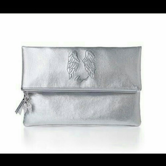 Victoria's Secret Handbags - NWT Victoria's Secret clutch